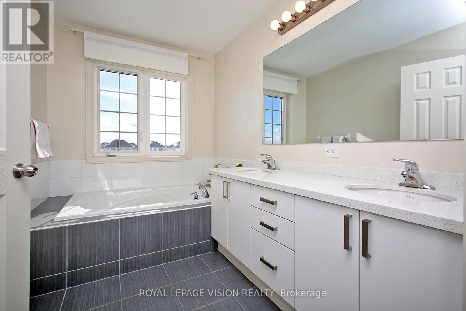 25 Jevons Drive, Ajax, Ontario  L1Z 0Z5 - Photo 24 - E12796292