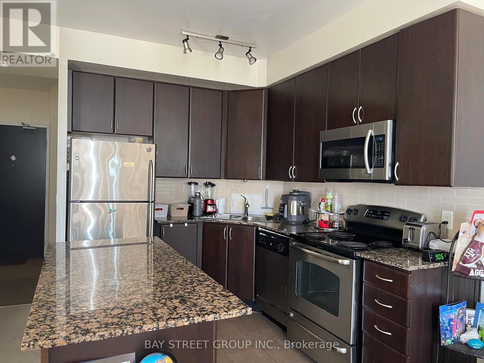 2408 - 225 Webb Drive, Mississauga, Ontario  L5B 4P2 - Photo 13 - W12796276