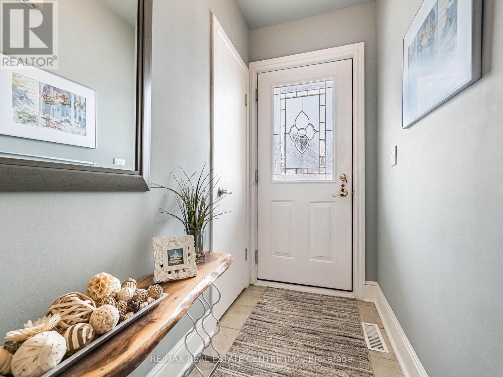 20 Hillier Crescent, Brantford, Ontario  N3R 1X1 - Photo 4 - X12796286