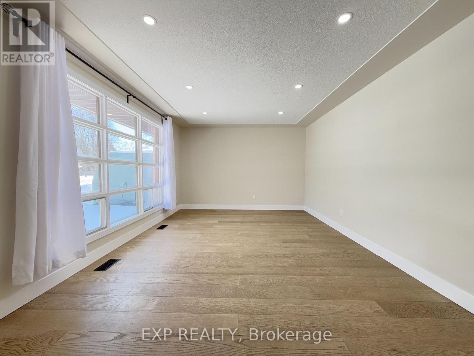 377 Vesta Place, London East, Ontario  N5Y 1G4 - Photo 4 - X12796302