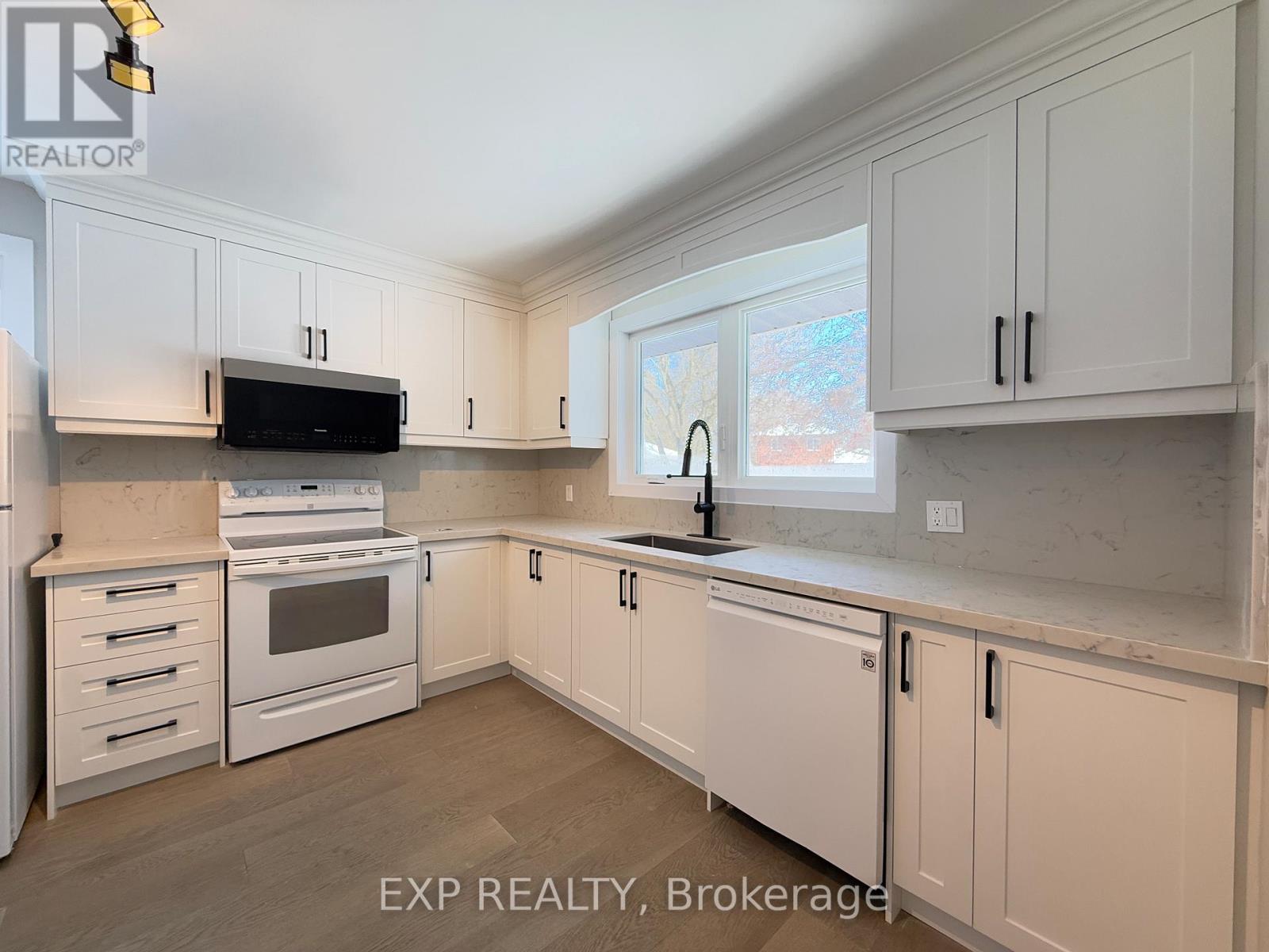 377 Vesta Place, London East, Ontario  N5Y 1G4 - Photo 6 - X12796302