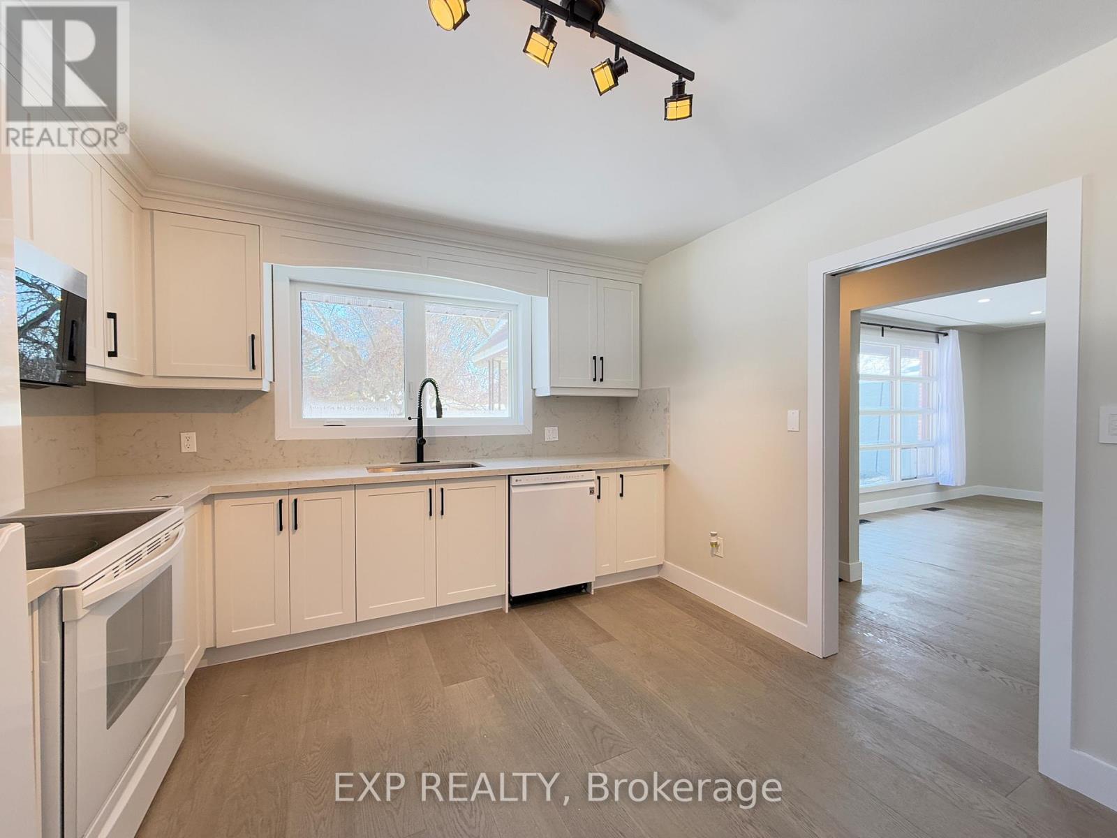 377 Vesta Place, London East, Ontario  N5Y 1G4 - Photo 7 - X12796302