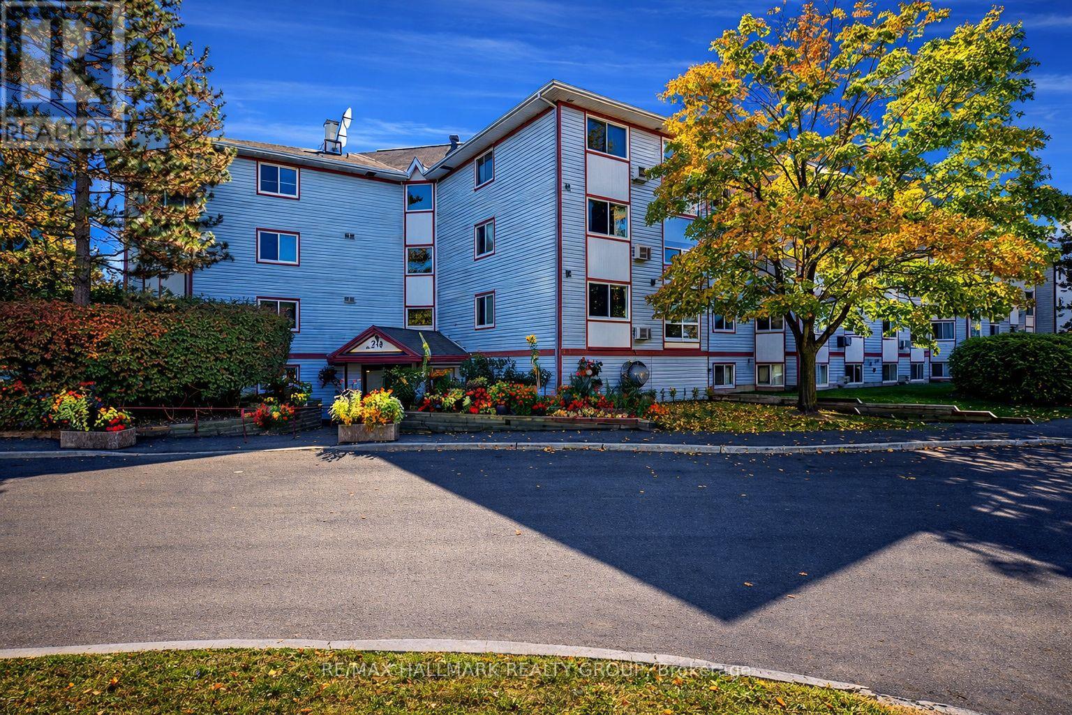 302 - 318 Lorry Greenberg Drive, Ottawa, Ontario  K1T 2R5 - Photo 1 - X12796308