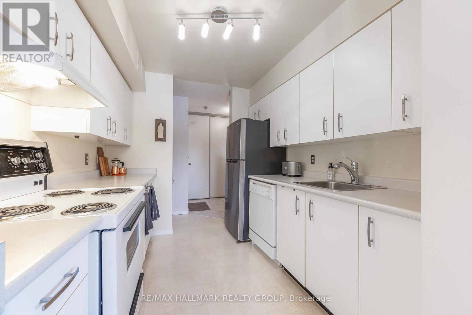 302 - 318 Lorry Greenberg Drive, Ottawa, Ontario  K1T 2R5 - Photo 12 - X12796308