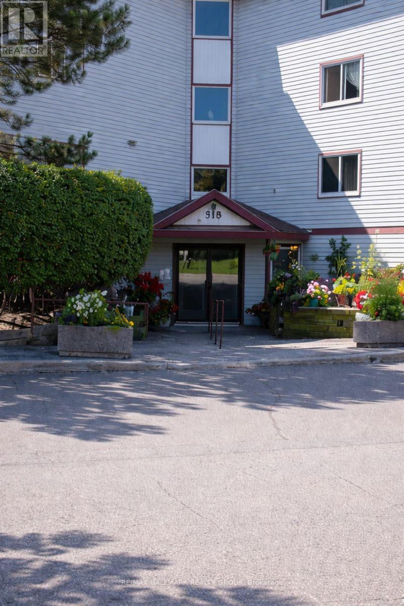 302 - 318 Lorry Greenberg Drive, Ottawa, Ontario  K1T 2R5 - Photo 2 - X12796308