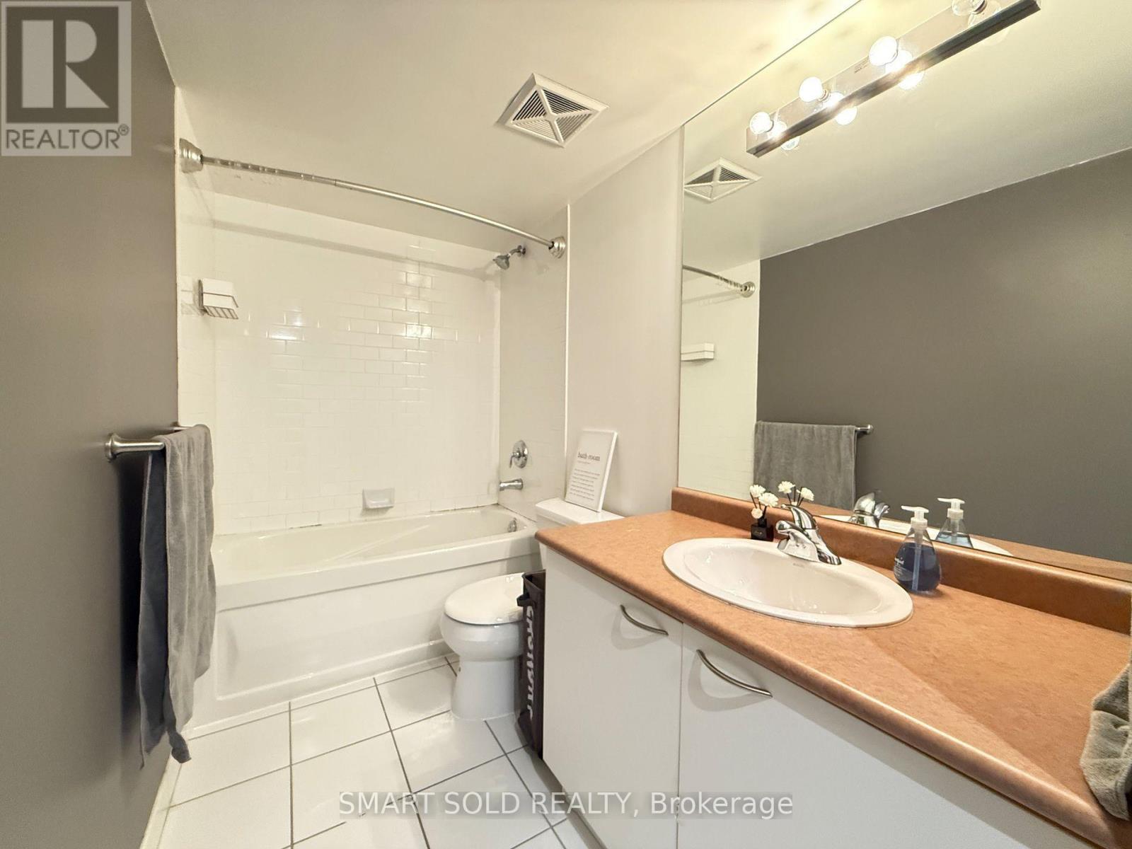 1608 - 22 Wellesley Street E, Toronto, Ontario  M4Y 1G3 - Photo 13 - C12796312