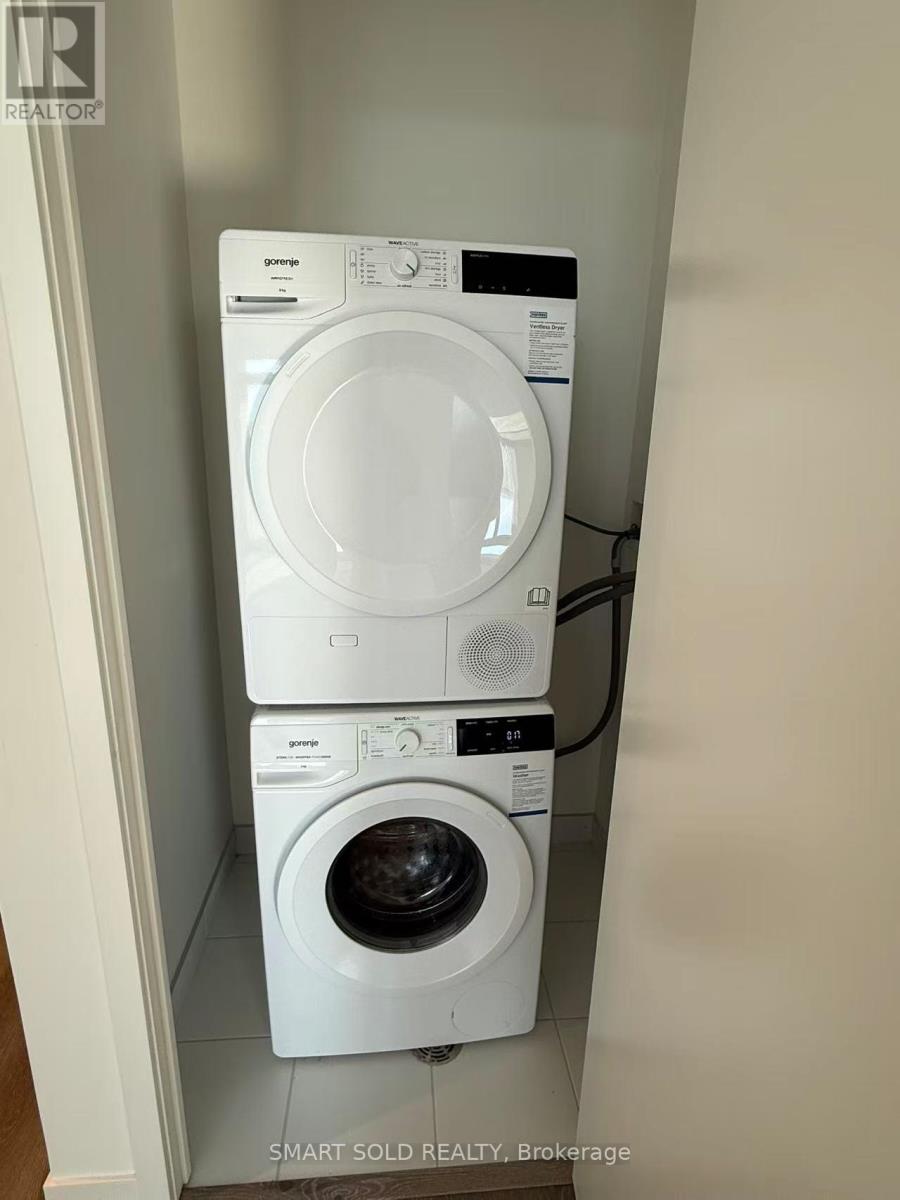 3015 - 28 Interchange Way, Vaughan, Ontario  L4K 0P8 - Photo 11 - N12796296