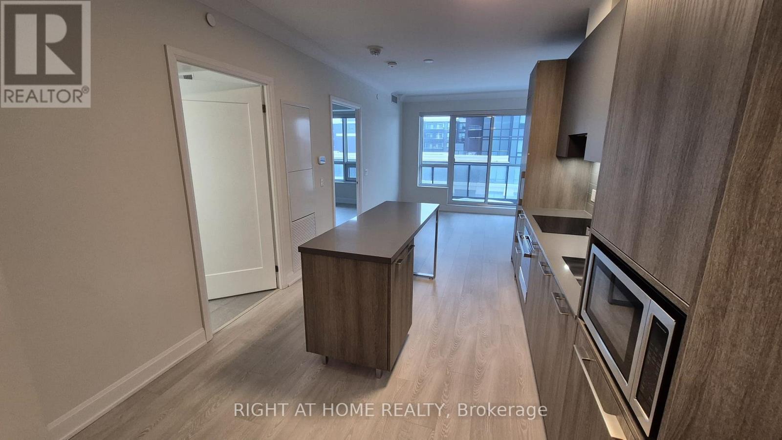 501 - 18 Water Walk Drive, Markham, Ontario L3R 6L5 - Photo 3 - N12796322