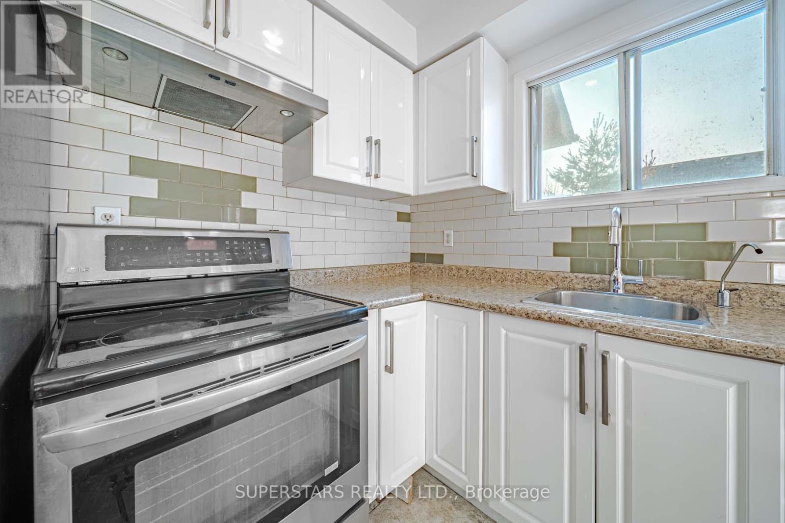 99 Roseheath Drive, Vaughan, Ontario L6A 2B7 - Photo 6 - N12796326