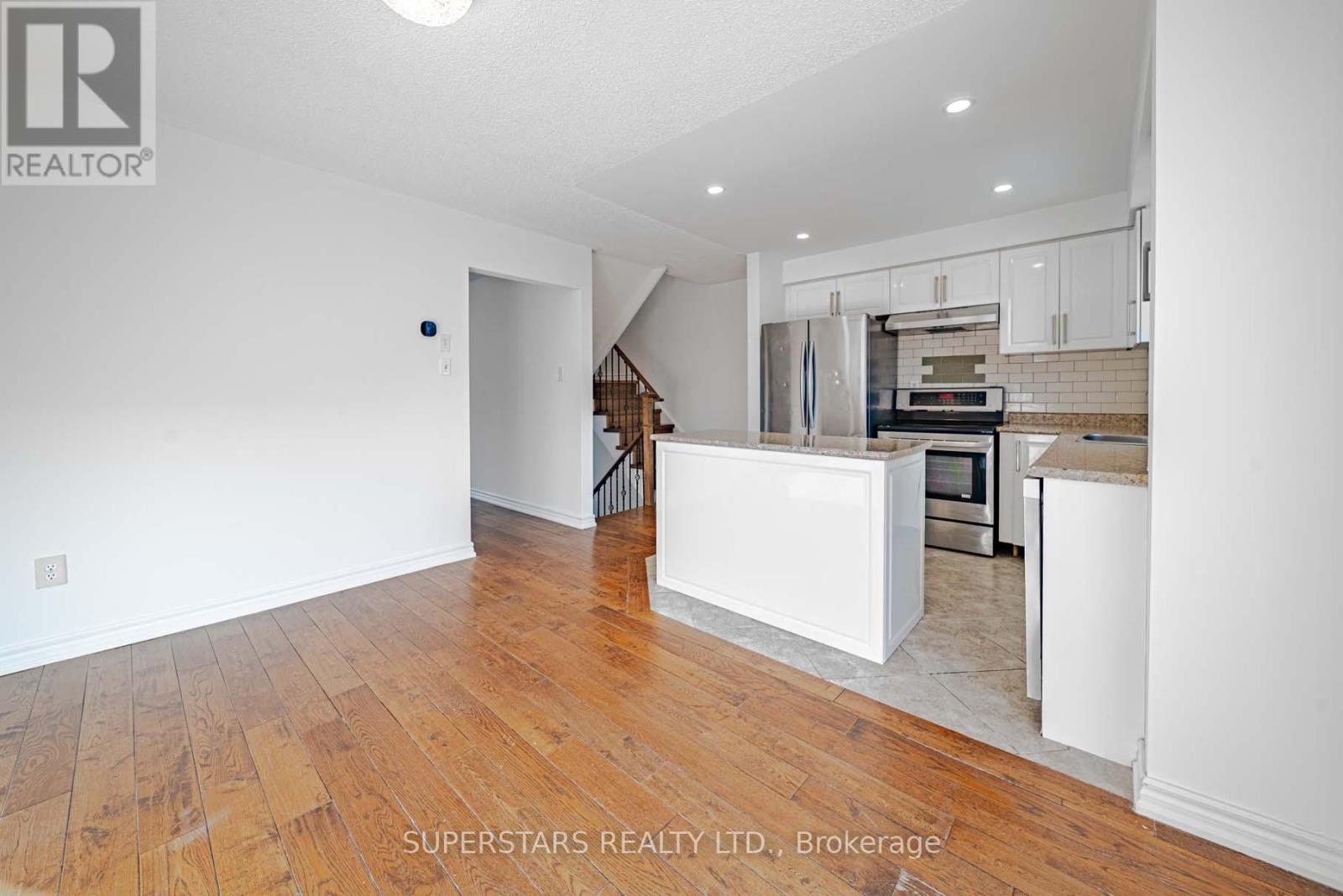 99 Roseheath Drive, Vaughan, Ontario L6A 2B7 - Photo 7 - N12796326