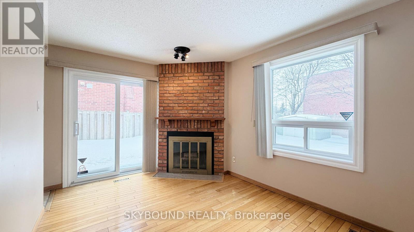 449 Mallorytown Avenue, Mississauga, Ontario  L4Z 2M8 - Photo 2 - W12796328