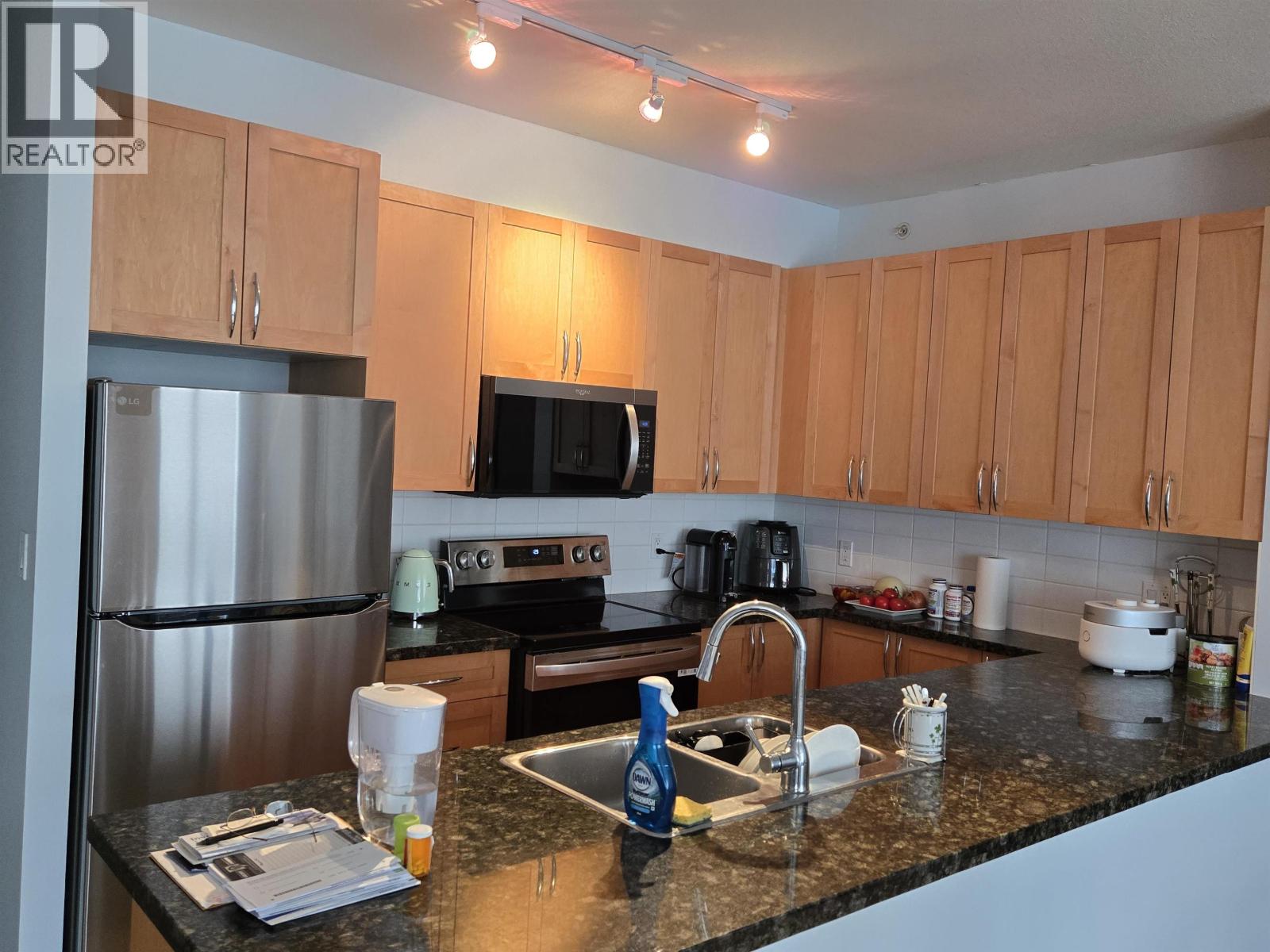 2001 6823 Station Hill Drive, Burnaby, British Columbia  V3N 0A9 - Photo 10 - R3090822