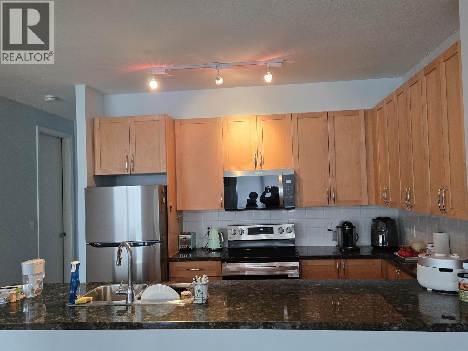 2001 6823 Station Hill Drive, Burnaby, British Columbia  V3N 0A9 - Photo 11 - R3090822