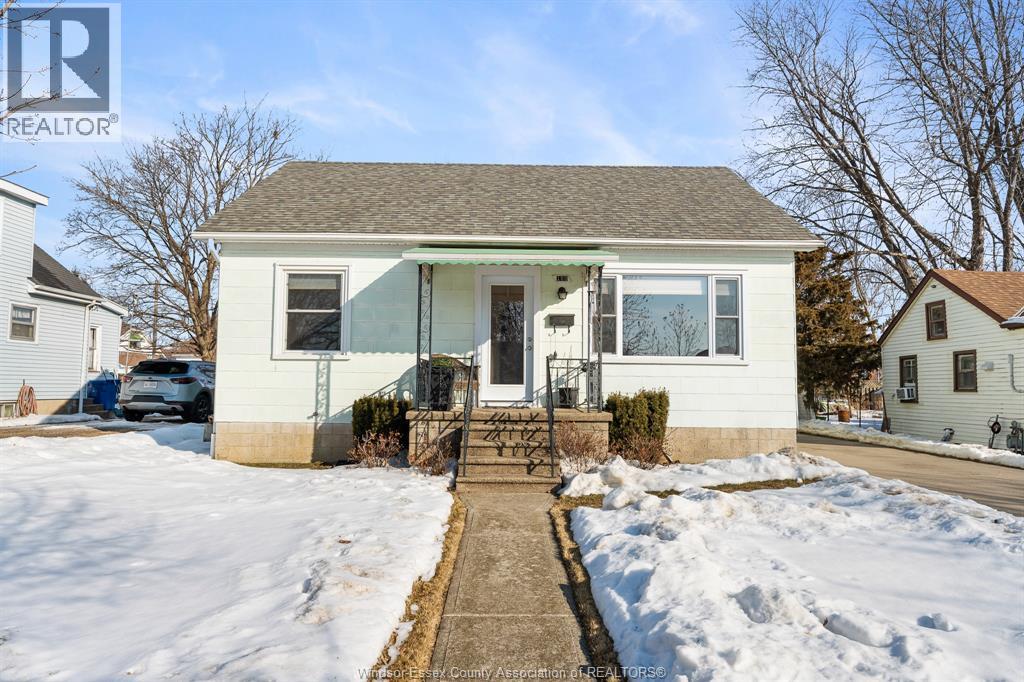 MLS# 26002990: 100 Grace STREET, Kingsville, Canada