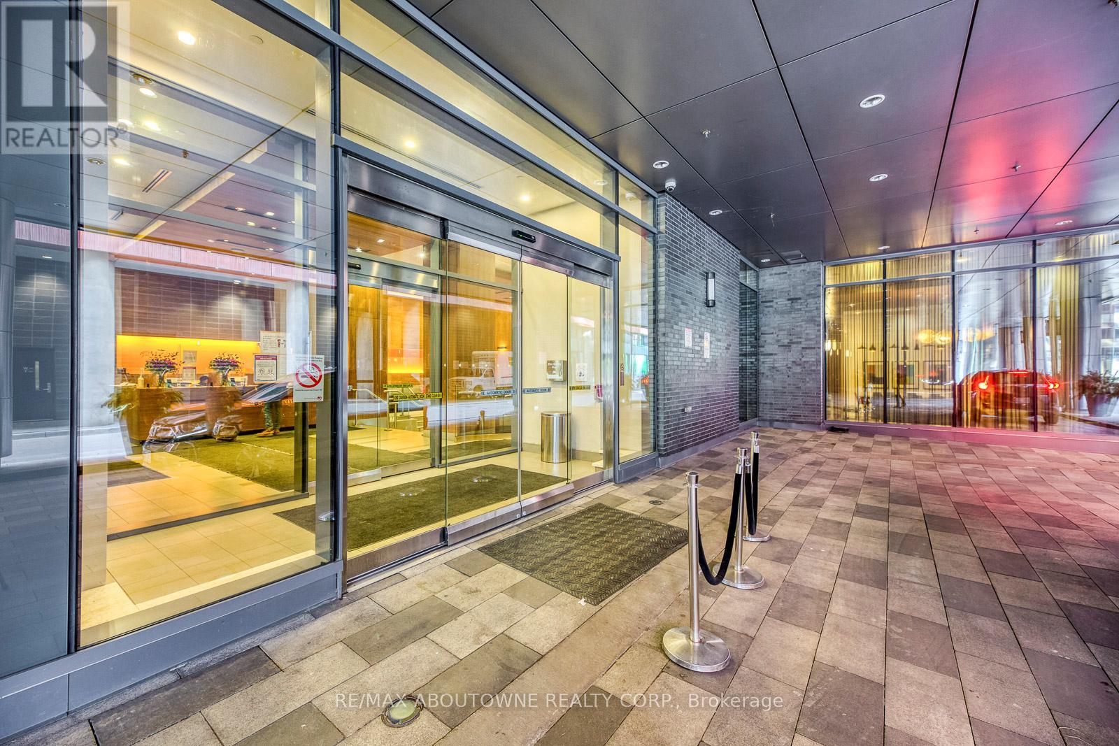 406 - 295 Adelaide Street W, Toronto, Ontario  M5V 1P7 - Photo 3 - C12796316