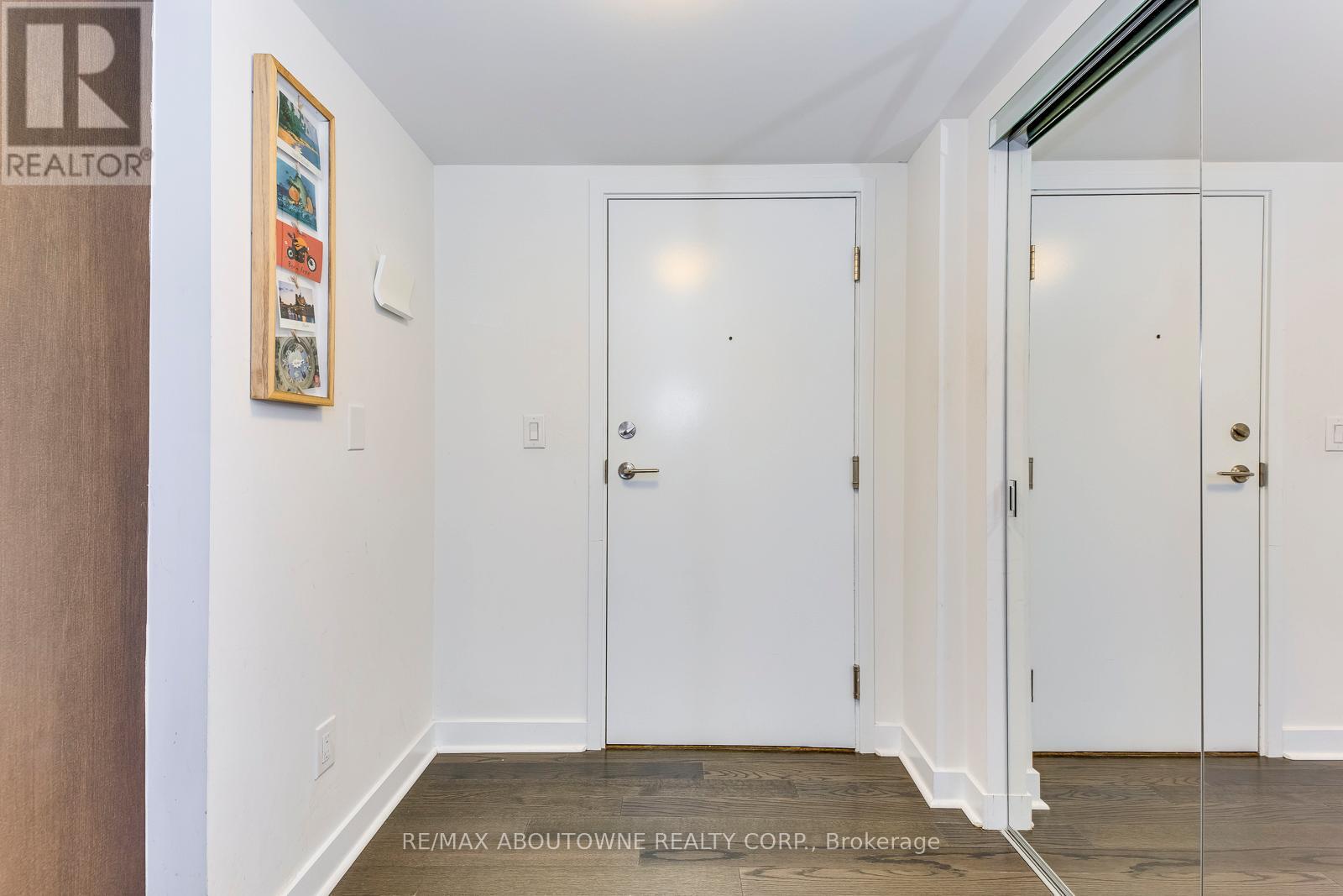 406 - 295 Adelaide Street W, Toronto, Ontario  M5V 1P7 - Photo 5 - C12796316