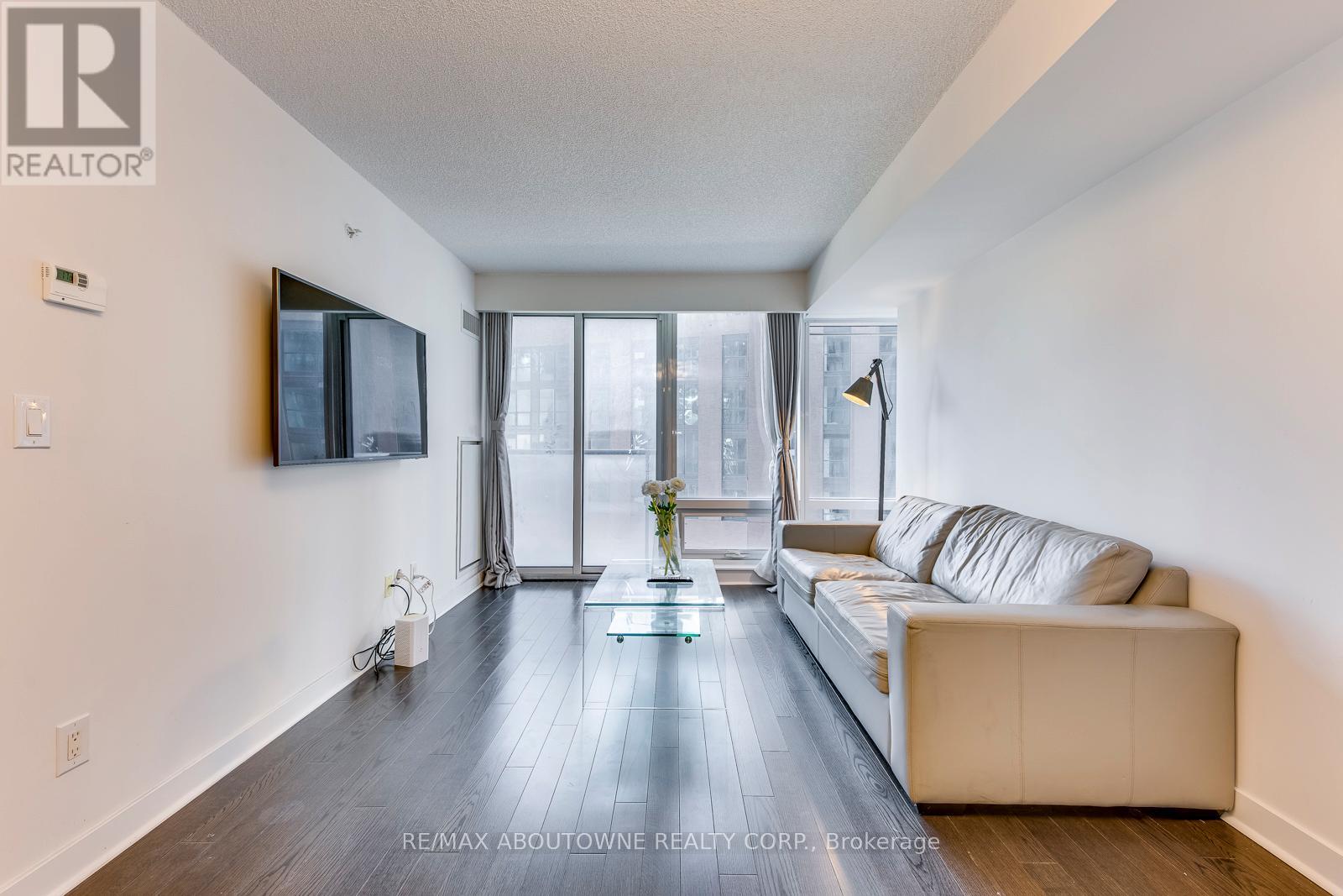 406 - 295 Adelaide Street W, Toronto, Ontario  M5V 1P7 - Photo 9 - C12796316