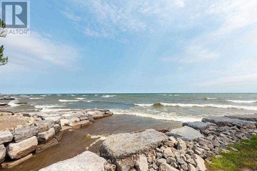 3242 Shelburne Place, Oakville, Ontario  L6L 5V9 - Photo 3 - W12707310