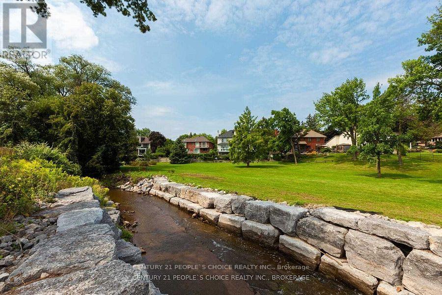 3242 Shelburne Place, Oakville, Ontario  L6L 5V9 - Photo 4 - W12707310