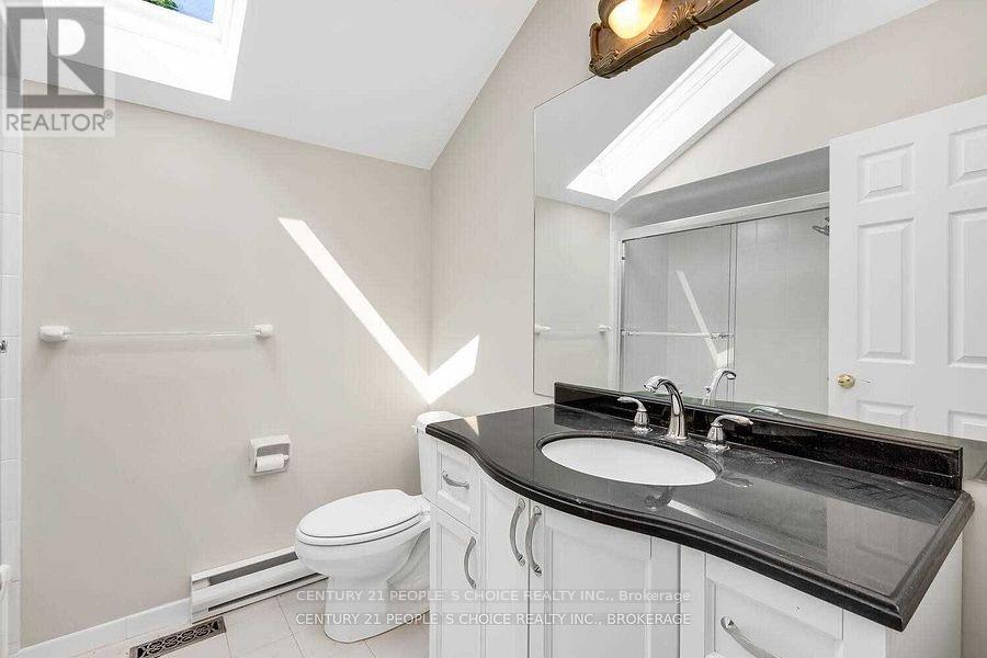 3242 Shelburne Place, Oakville, Ontario  L6L 5V9 - Photo 8 - W12707310