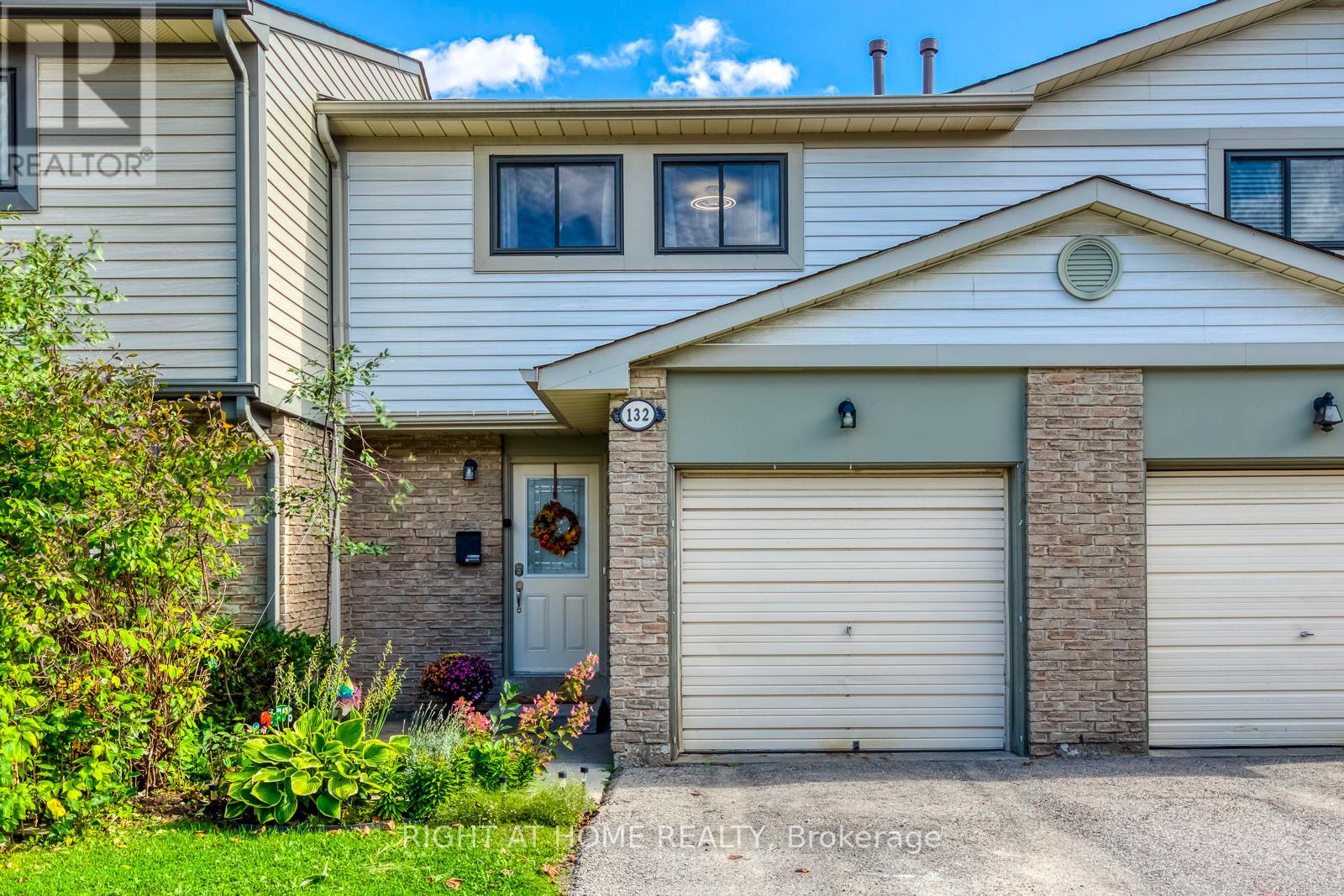 132 Ashton Crescent, Brampton, Ontario  L6S 3J9 - Photo 2 - W12444718