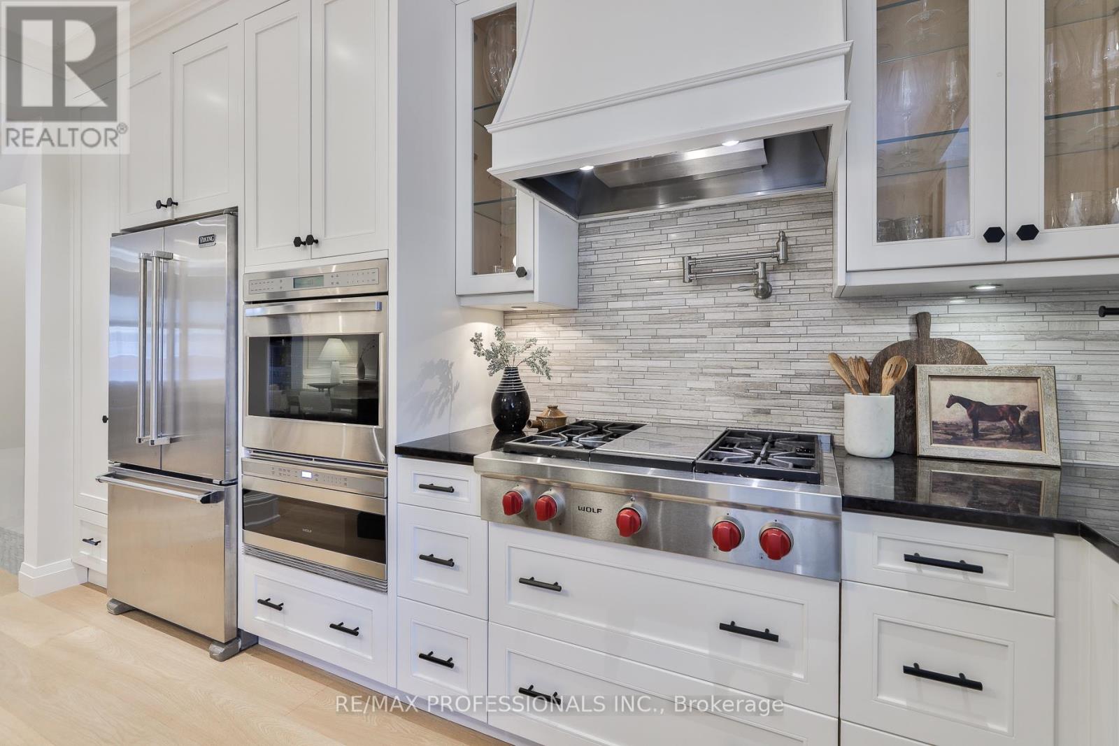 18 Constance Street, Toronto, Ontario  M6R 1S4 - Photo 10 - W12792090