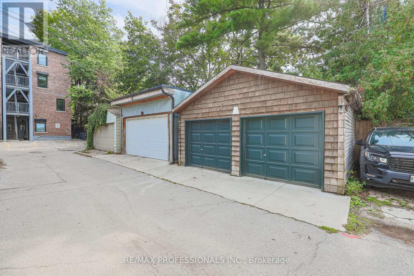 18 Constance Street, Toronto, Ontario  M6R 1S4 - Photo 42 - W12792090