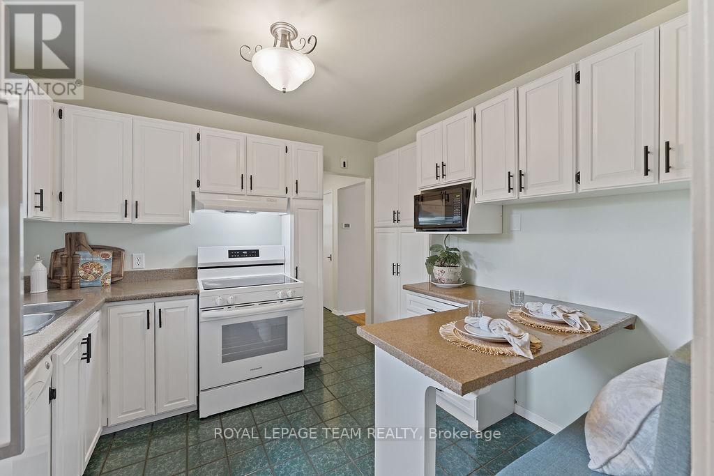 123 Abbeyhill Drive, Ottawa, Ontario  K2L 1H4 - Photo 12 - X12796378