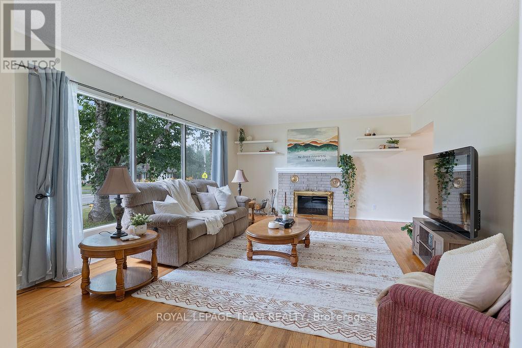 123 Abbeyhill Drive, Ottawa, Ontario  K2L 1H4 - Photo 5 - X12796378