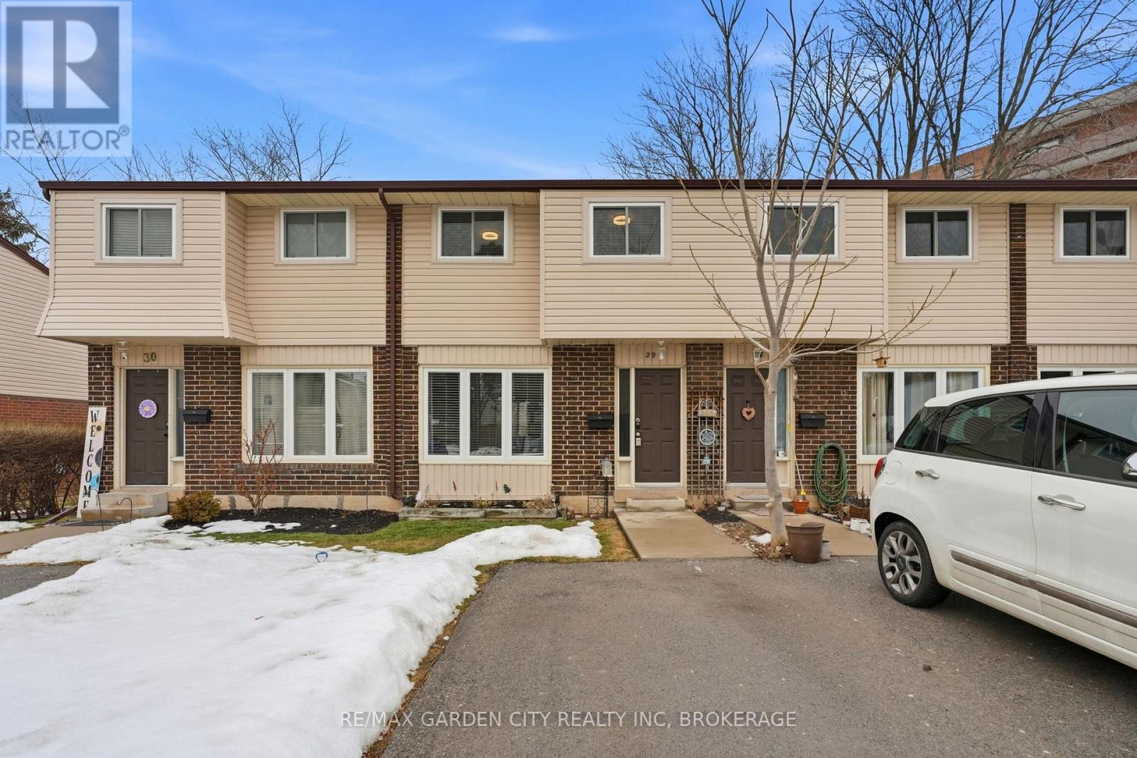29 - 2 Weiden Street, St. Catharines, Ontario  L2M 6W5 - Photo 1 - X12796344