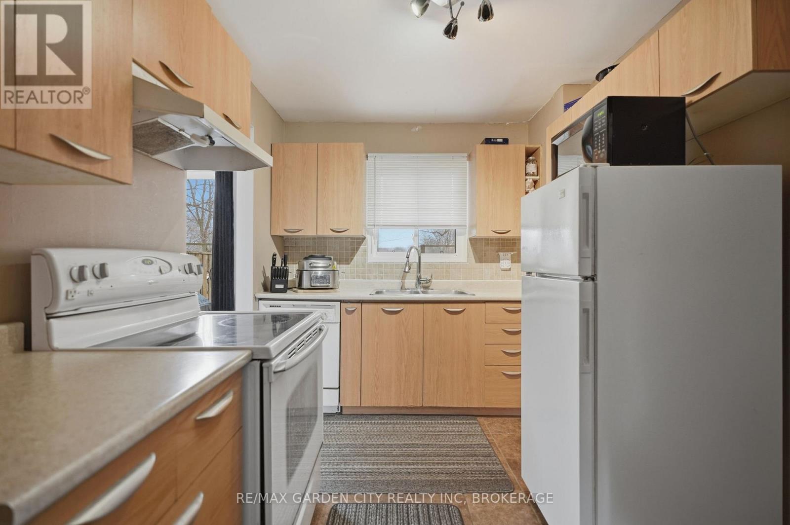 29 - 2 Weiden Street, St. Catharines, Ontario  L2M 6W5 - Photo 9 - X12796344