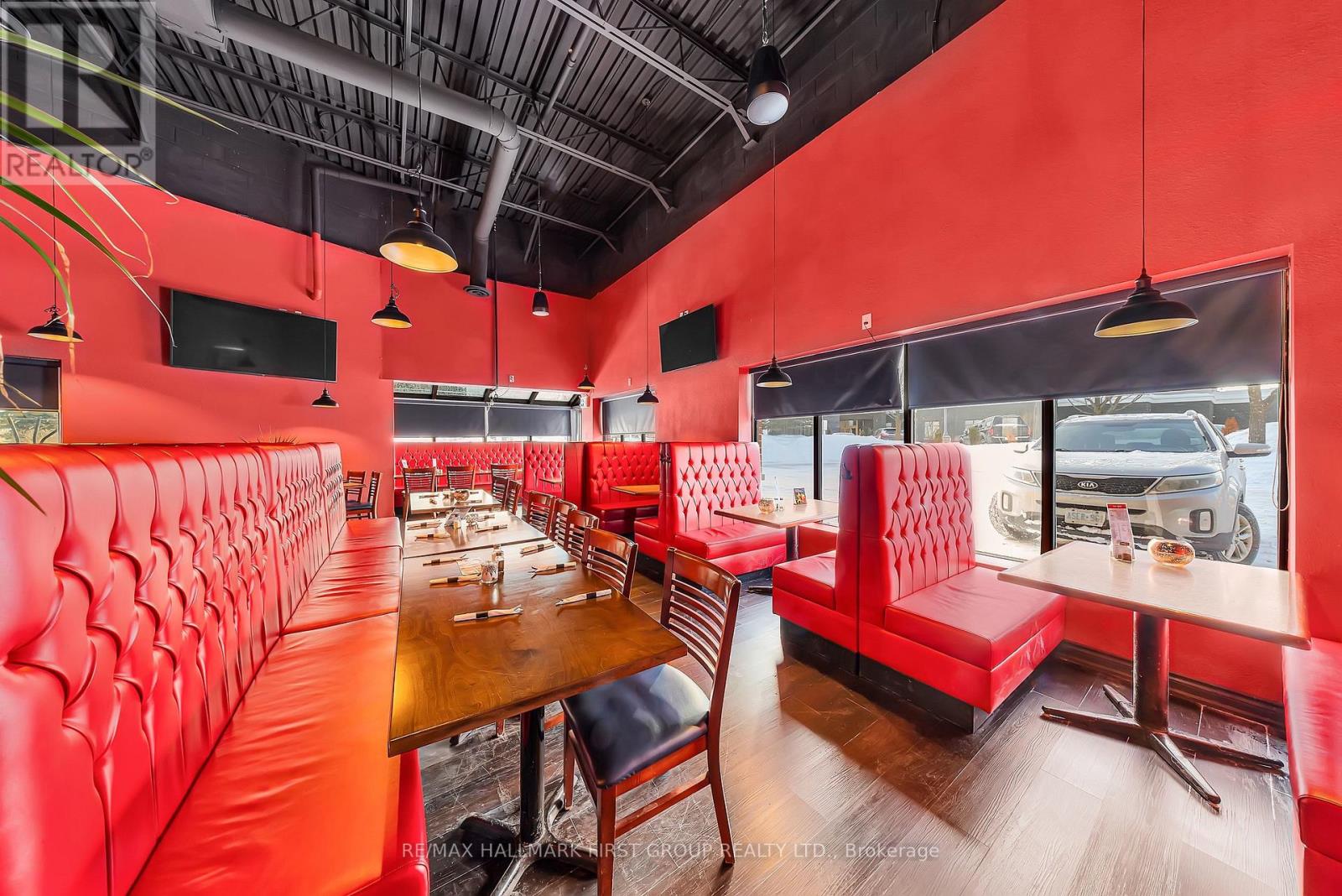 110 Pony Drive, Newmarket, Ontario  L3Y 7B6 - Photo 4 - N12796340