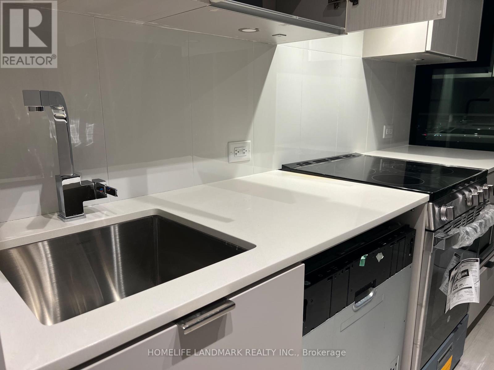 3905 - 3883 Quartz Road, Mississauga, Ontario  L5B 4M6 - Photo 3 - W12796362