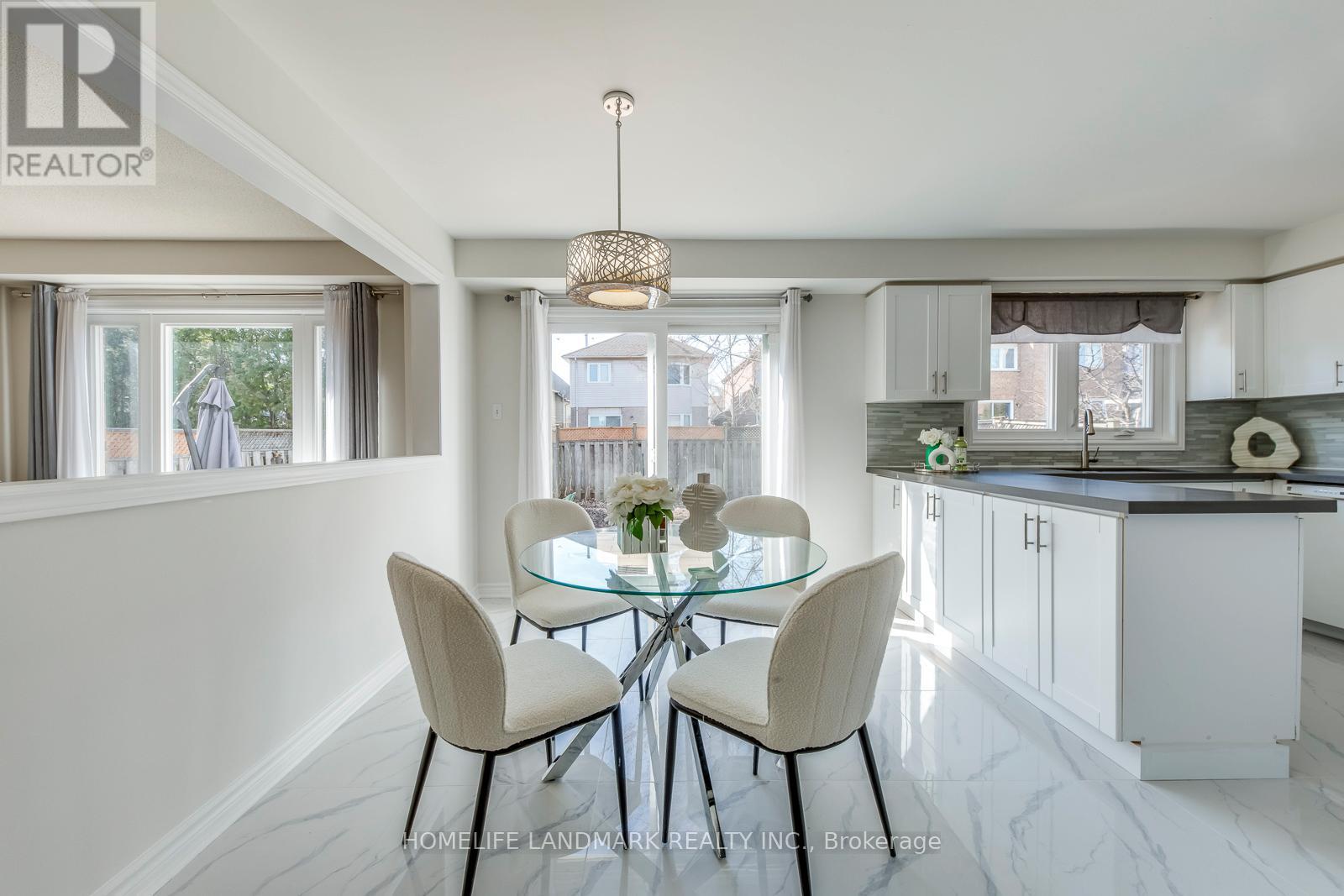 5816 Greensboro Drive, Mississauga, Ontario  L5M 5T1 - Photo 12 - W12796384