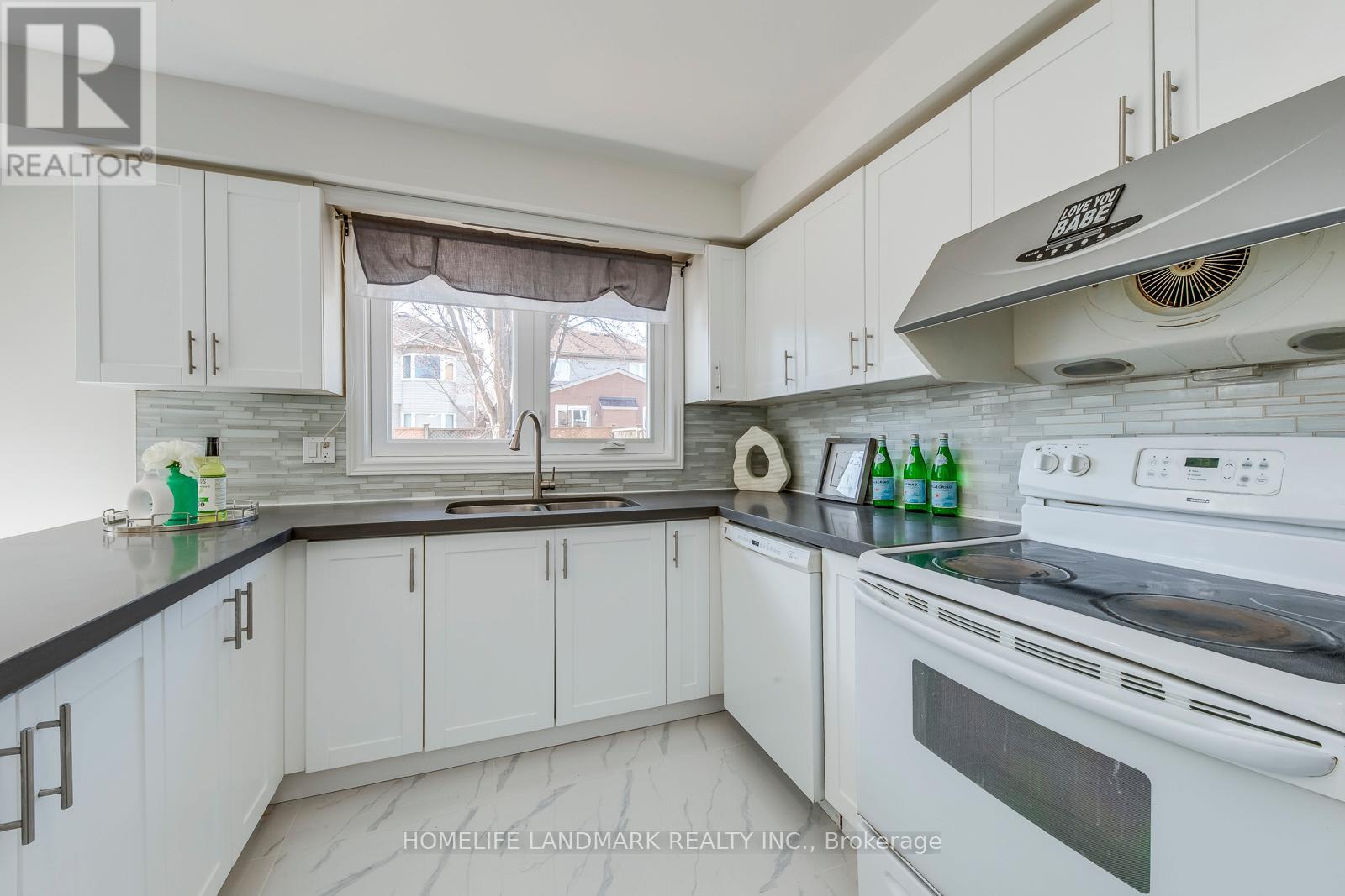 5816 Greensboro Drive, Mississauga, Ontario  L5M 5T1 - Photo 15 - W12796384