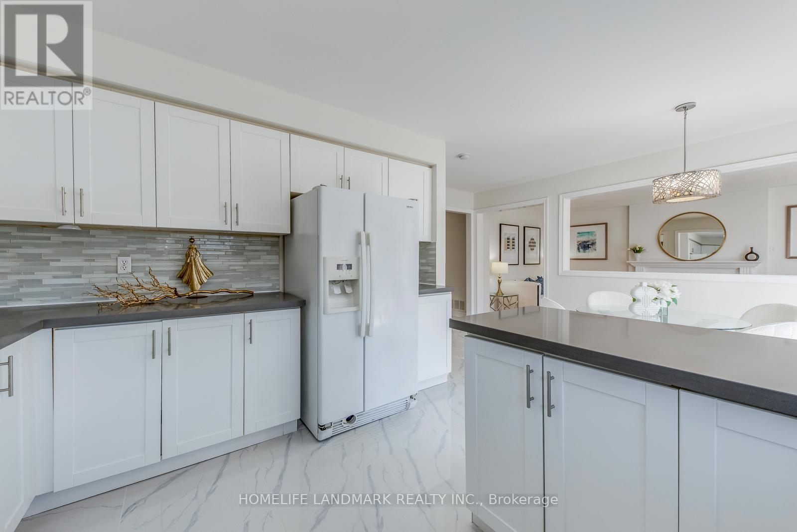 5816 Greensboro Drive, Mississauga, Ontario  L5M 5T1 - Photo 17 - W12796384