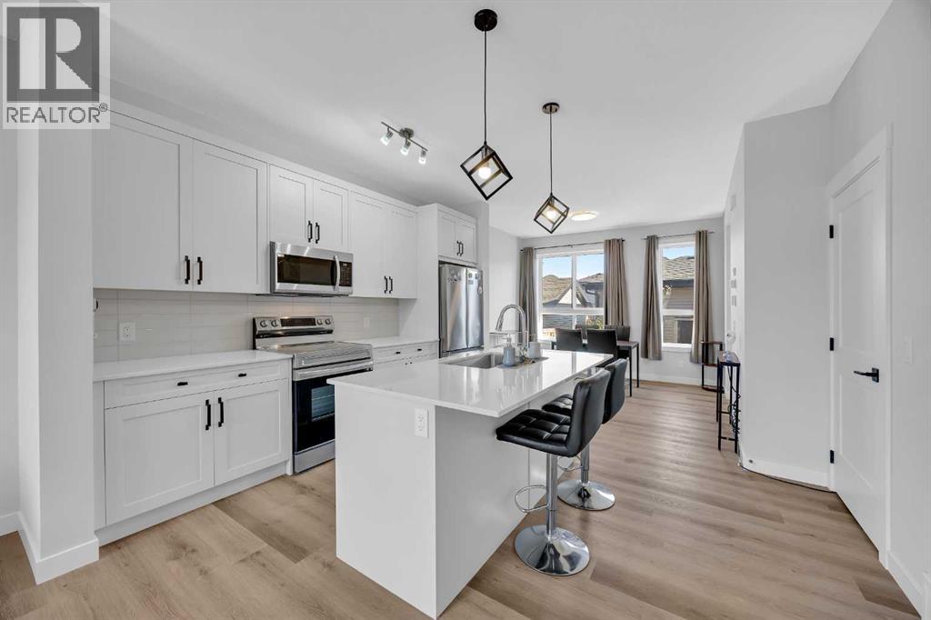 32 Silverton Glen Green Sw, Calgary, Alberta  T2X 5B8 - Photo 3 - A2285285