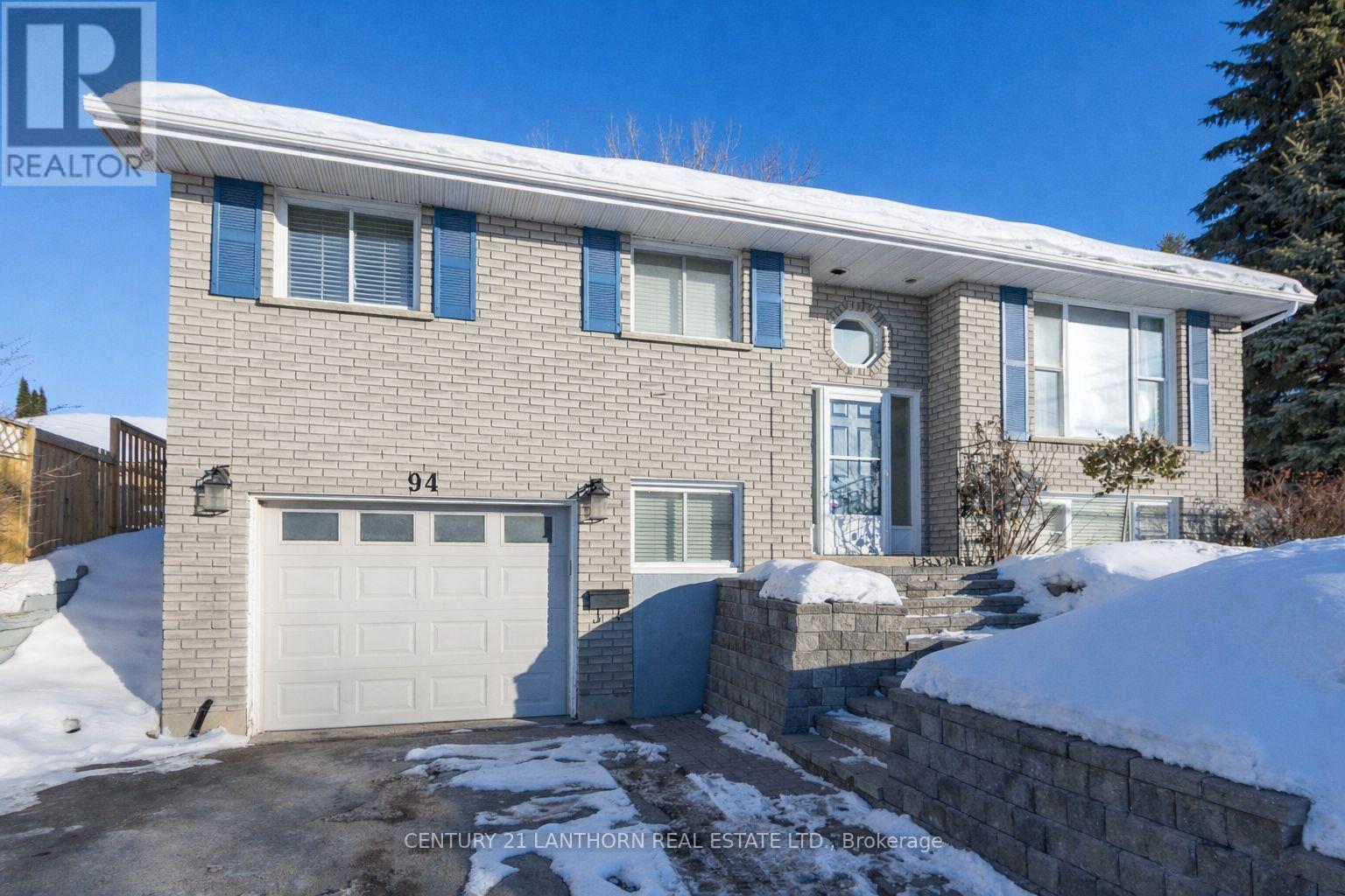 94 North Murray Street, Quinte West, Ontario  K8V 2E7 - Photo 1 - X12796422