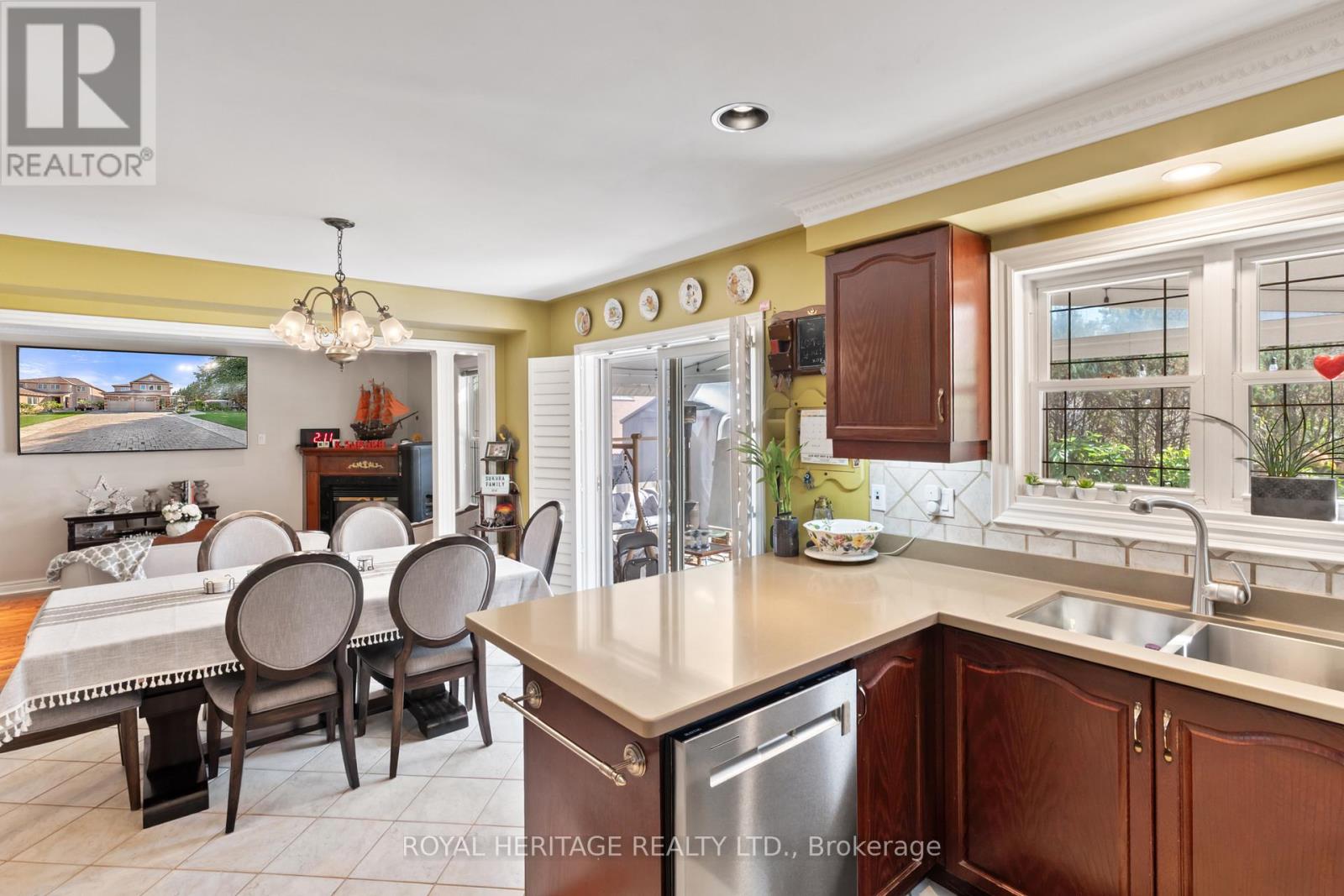 1101 Gossamer Drive, Pickering, Ontario  L1X 2T7 - Photo 20 - E12796402