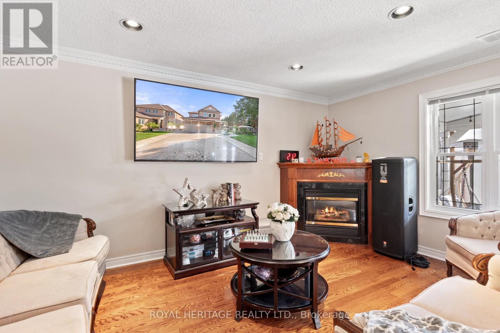 1101 Gossamer Drive, Pickering, Ontario  L1X 2T7 - Photo 24 - E12796402