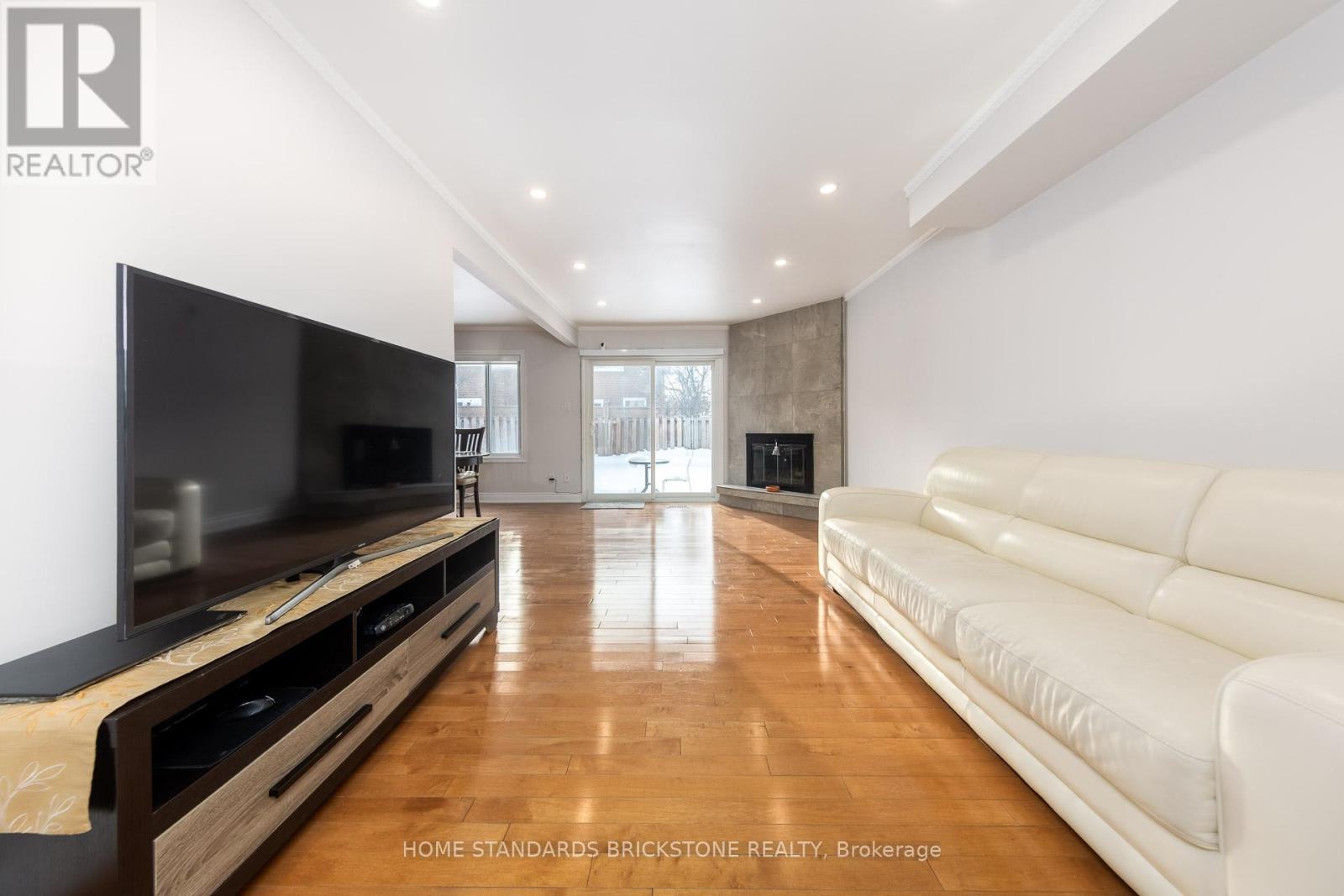 8 Royal Colwood Court, Vaughan, Ontario  L4K 2J3 - Photo 15 - N12796410