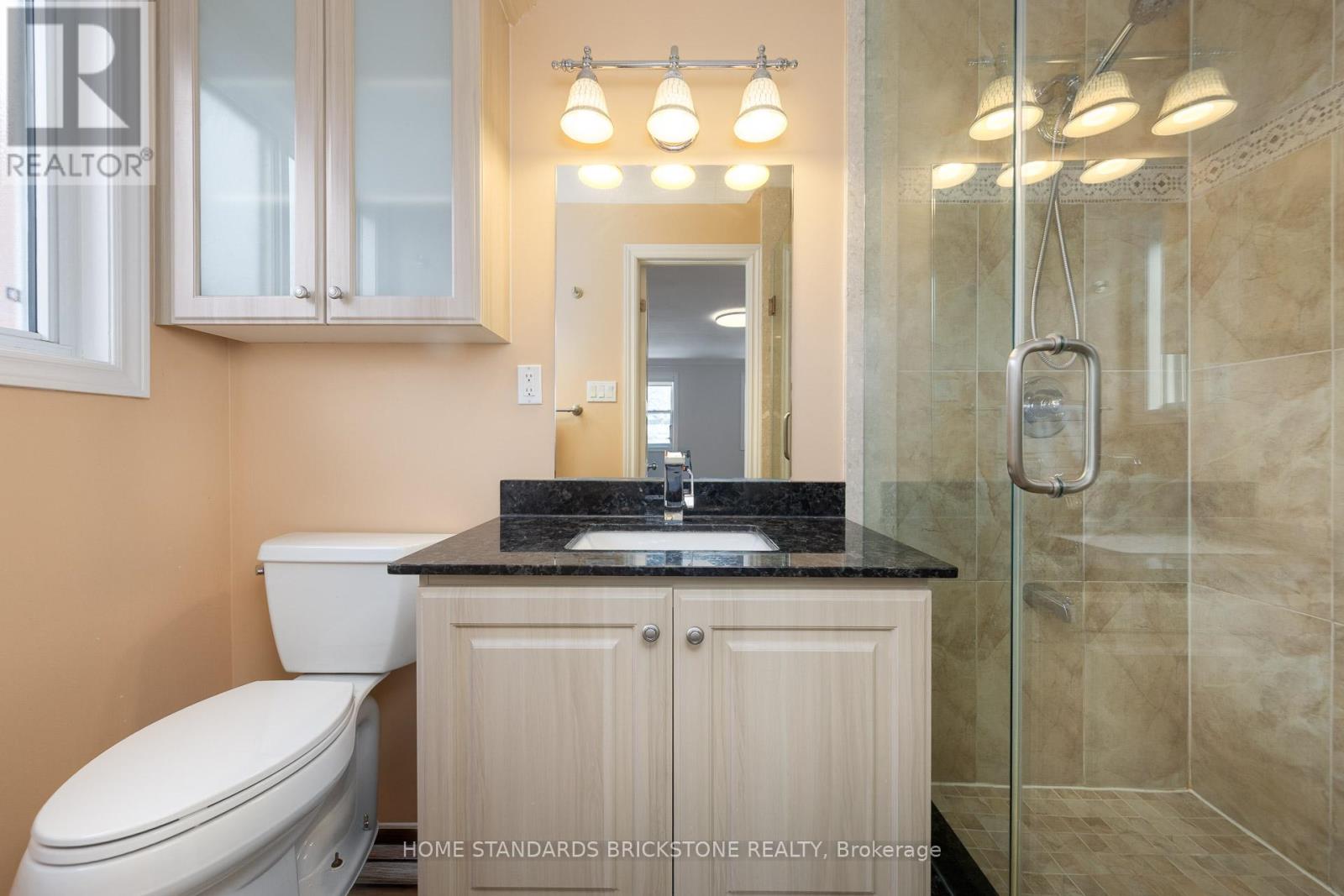 8 Royal Colwood Court, Vaughan, Ontario  L4K 2J3 - Photo 22 - N12796410