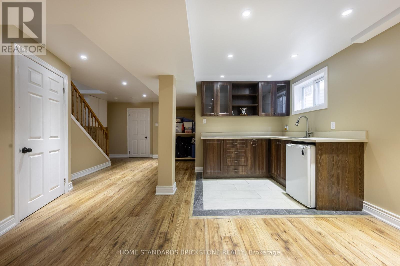 8 Royal Colwood Court, Vaughan, Ontario  L4K 2J3 - Photo 31 - N12796410