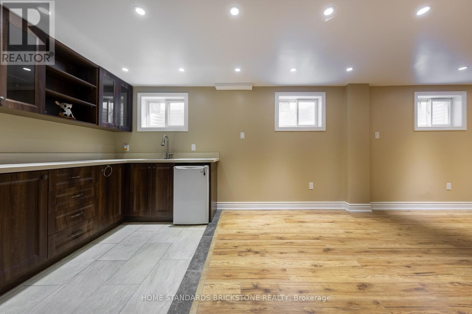 8 Royal Colwood Court, Vaughan, Ontario  L4K 2J3 - Photo 33 - N12796410