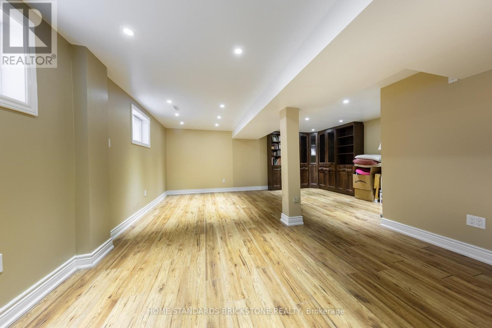 8 Royal Colwood Court, Vaughan, Ontario  L4K 2J3 - Photo 35 - N12796410