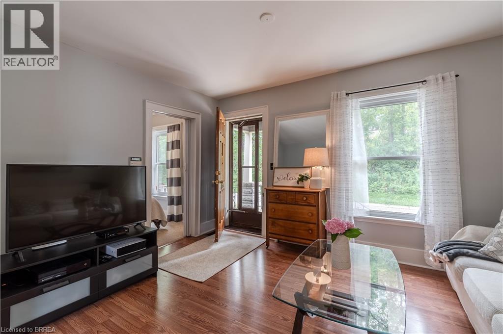 182 Durham Street, Brantford, Ontario  N3S 4Y7 - Photo 4 - 40804176