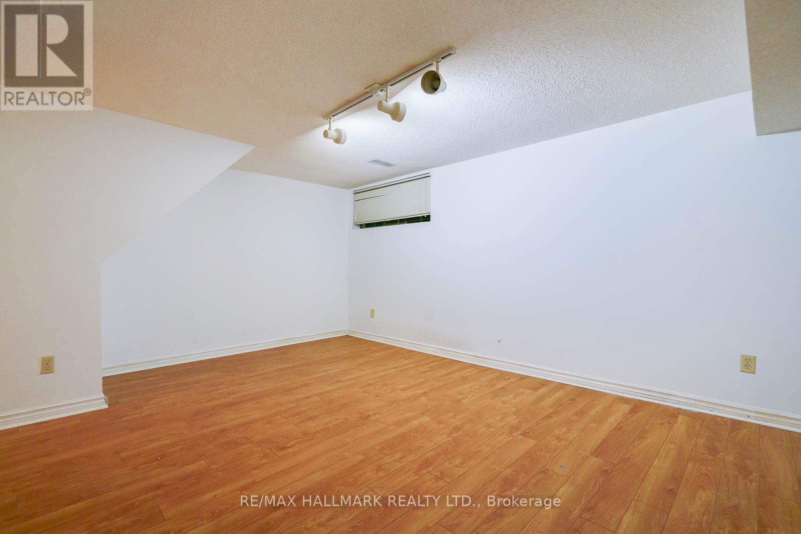 26 Hazel Avenue, Toronto, Ontario  M4E 1C5 - Photo 26 - E12796158