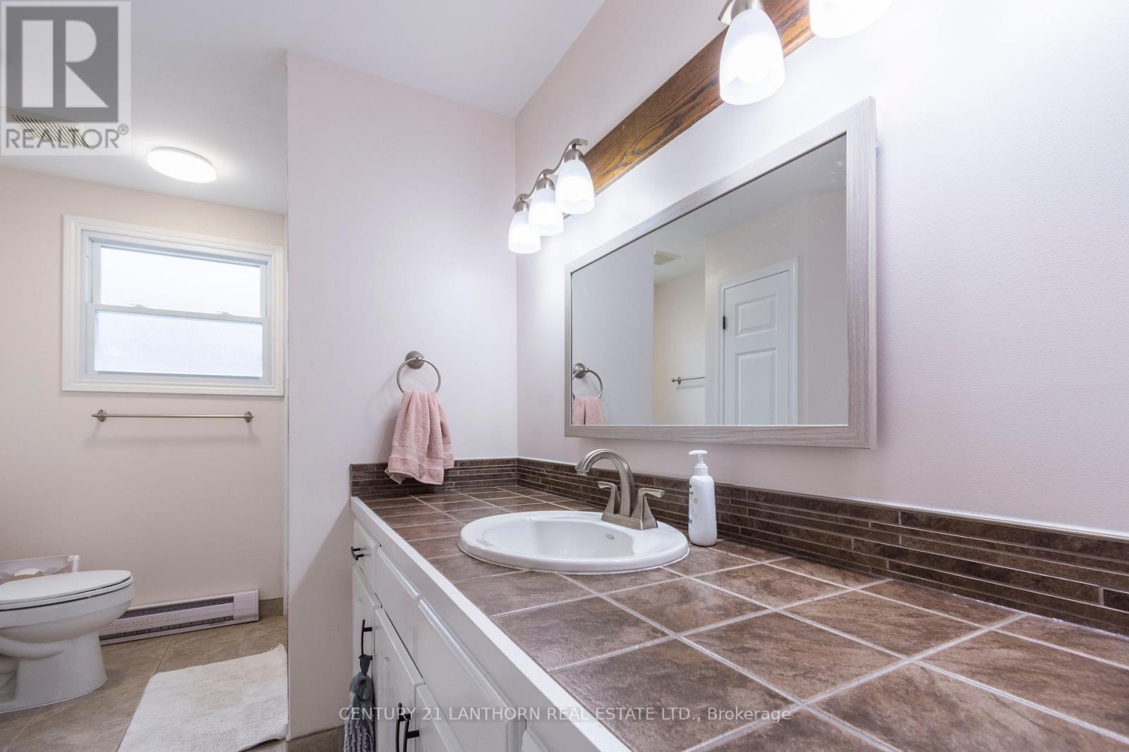 94 North Murray Street, Quinte West, Ontario  K8V 2E7 - Photo 15 - X12796422