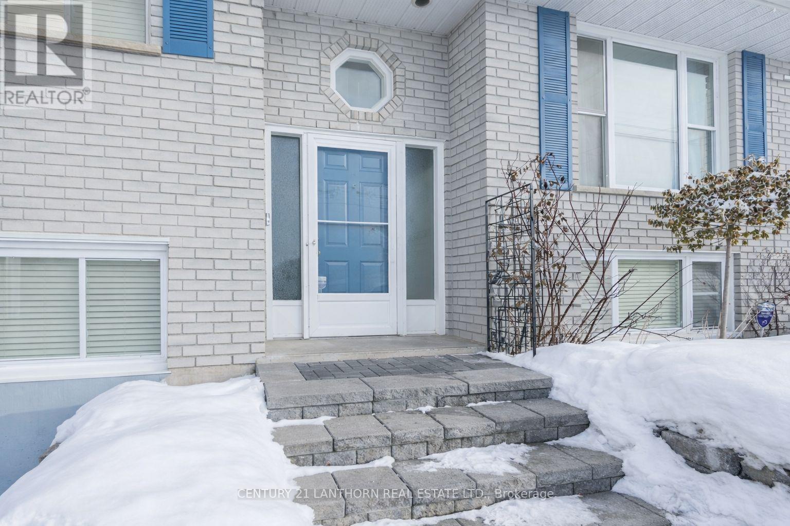 94 North Murray Street, Quinte West, Ontario  K8V 2E7 - Photo 3 - X12796422