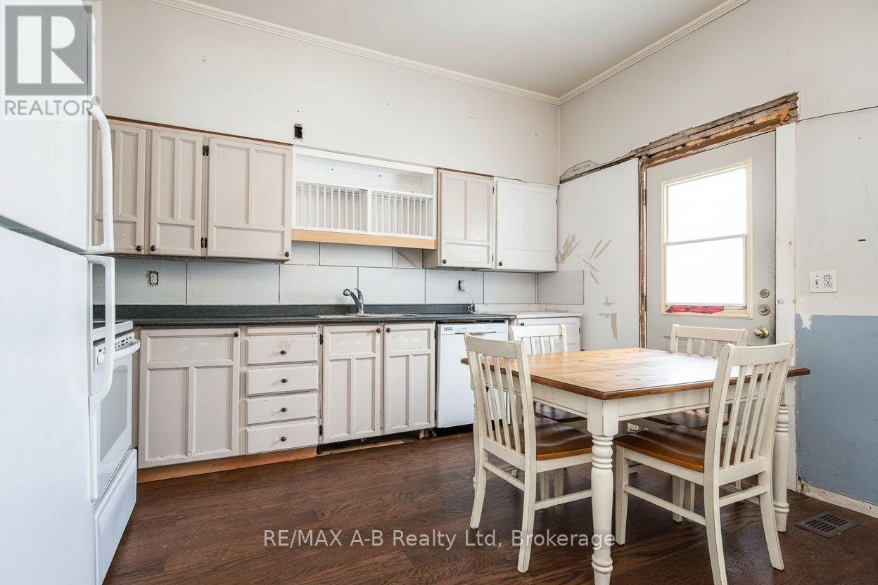 86 King Street, Bluewater, Ontario  N0M 1X0 - Photo 18 - X12796432